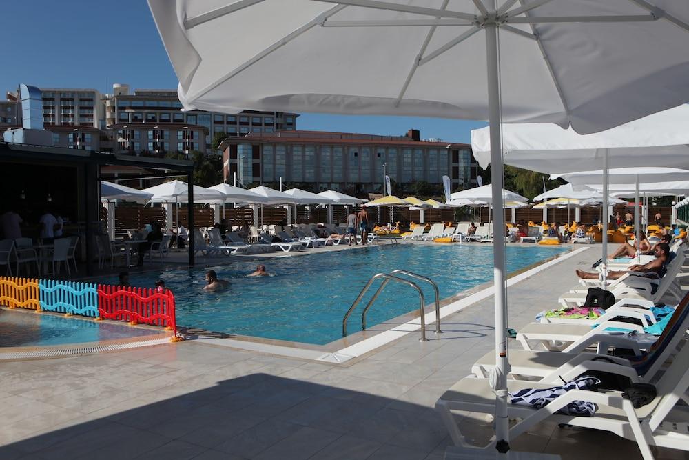Ucar Royal Hotel Ve Konferans Salonu Ağva Екстериор снимка