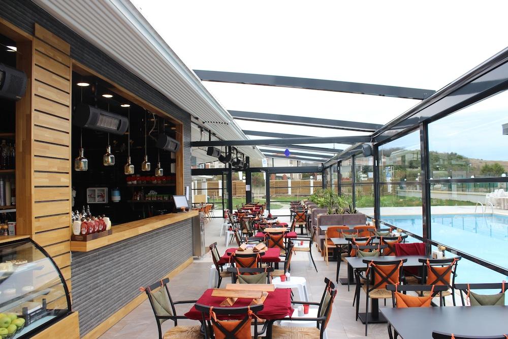 Ucar Royal Hotel Ve Konferans Salonu Ağva Екстериор снимка